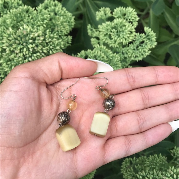 Earrings - Picture 4 of 4